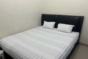 Quarto casal standard | Wi-Fi de cortesia, roupa de cama