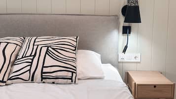 1 Schlafzimmer, Schreibtisch, Bügeleisen/Bügelbrett, Reisekinderbett
