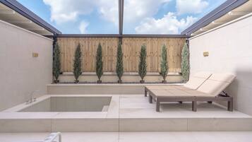 Sundeck