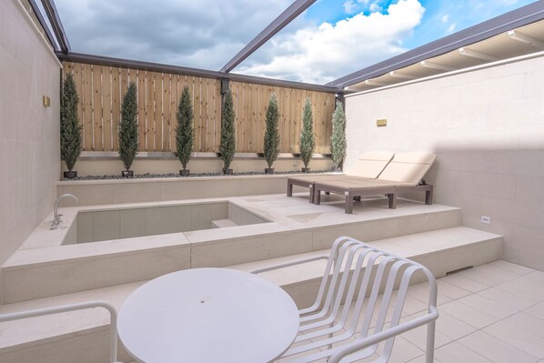 Room, Terrace (Outdoor Terrace) | Premium bedding, desk, free WiFi, bed sheets - H-AVENUE Hotel Gwangju Cheomdan (Gwangju)