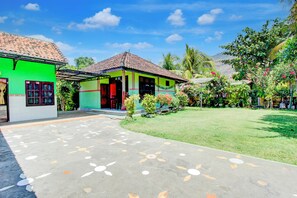 Front of property - Capital O 94226 Kubu Mesari (Pemuteran)