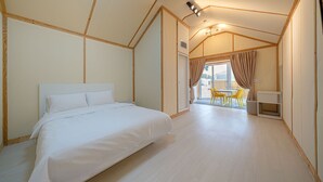 Family Glamping (Random) | Skrivebord og wi-fi (inkludert)