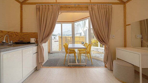 Family Glamping (Random) | Oppholdsområde