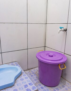 Doppelzimmer | Badezimmer | Dusche, Handtücher, Seife