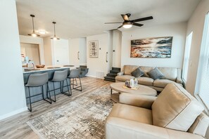 House - Spacious Cozy 6BR for 14- Lgbtq Friendly 2260 (Oklahoma City)