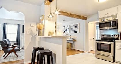 Modern Rustic 3 -bedroom 2 Bathrooms Carport