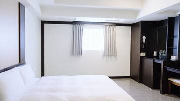 Classic Double or Twin Room, City View | Desk, laptop workspace, free WiFi