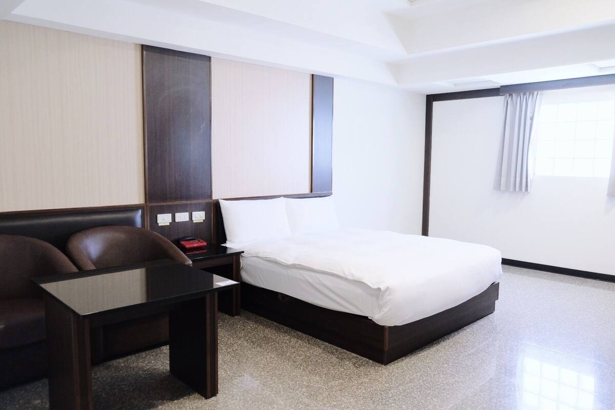 Classic Double or Twin Room, City View | Desk, laptop workspace, WiFi (free)