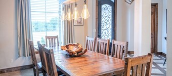 Peaceful Luxurious Ranch Family Reunion