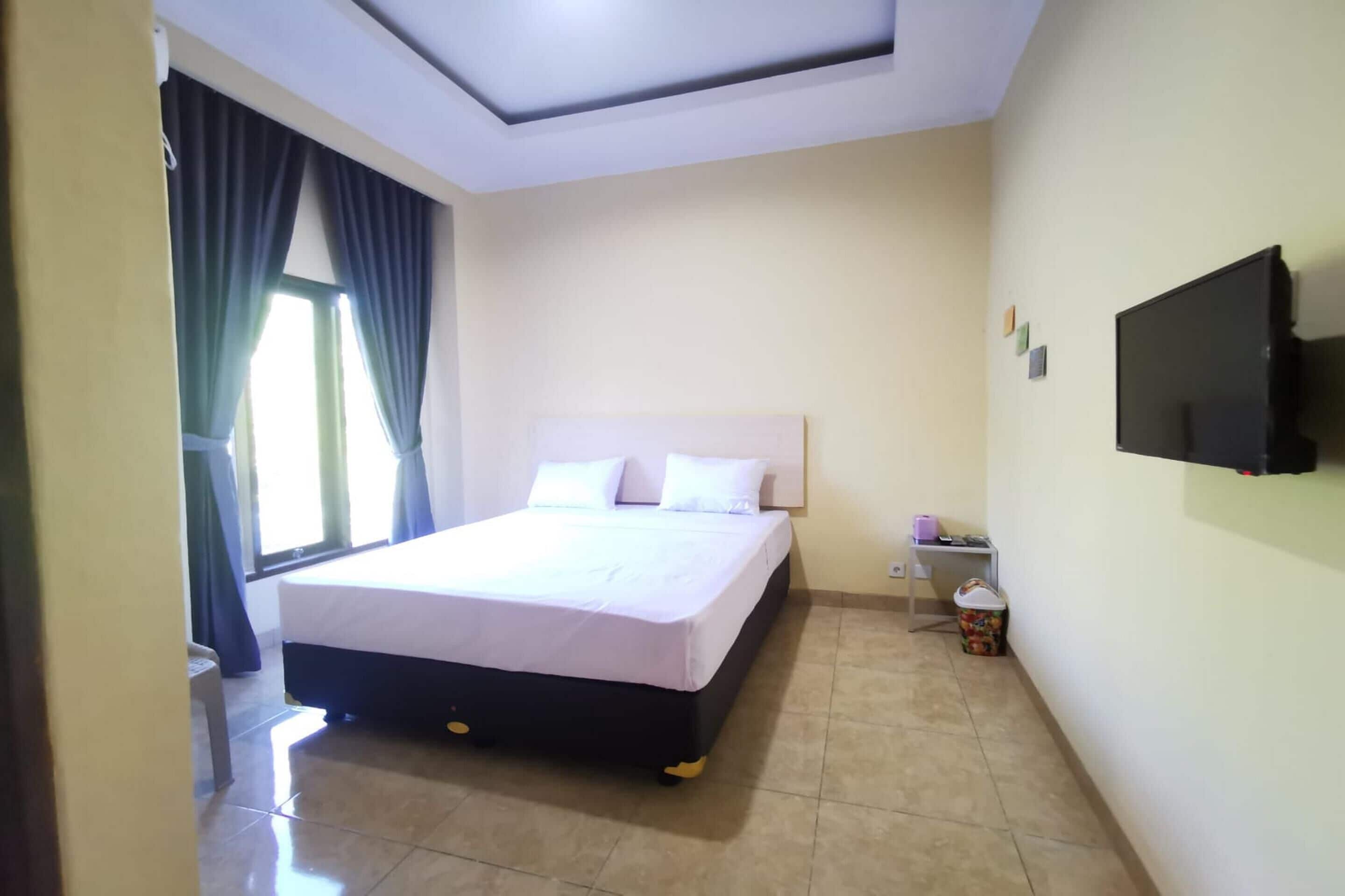 Deluxe Double Room | Free WiFi, bed sheets
