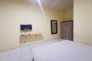 Standard Double Room | Free WiFi, bed sheets