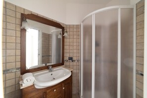 Appartamento | Bagno | Doccia, asciugacapelli