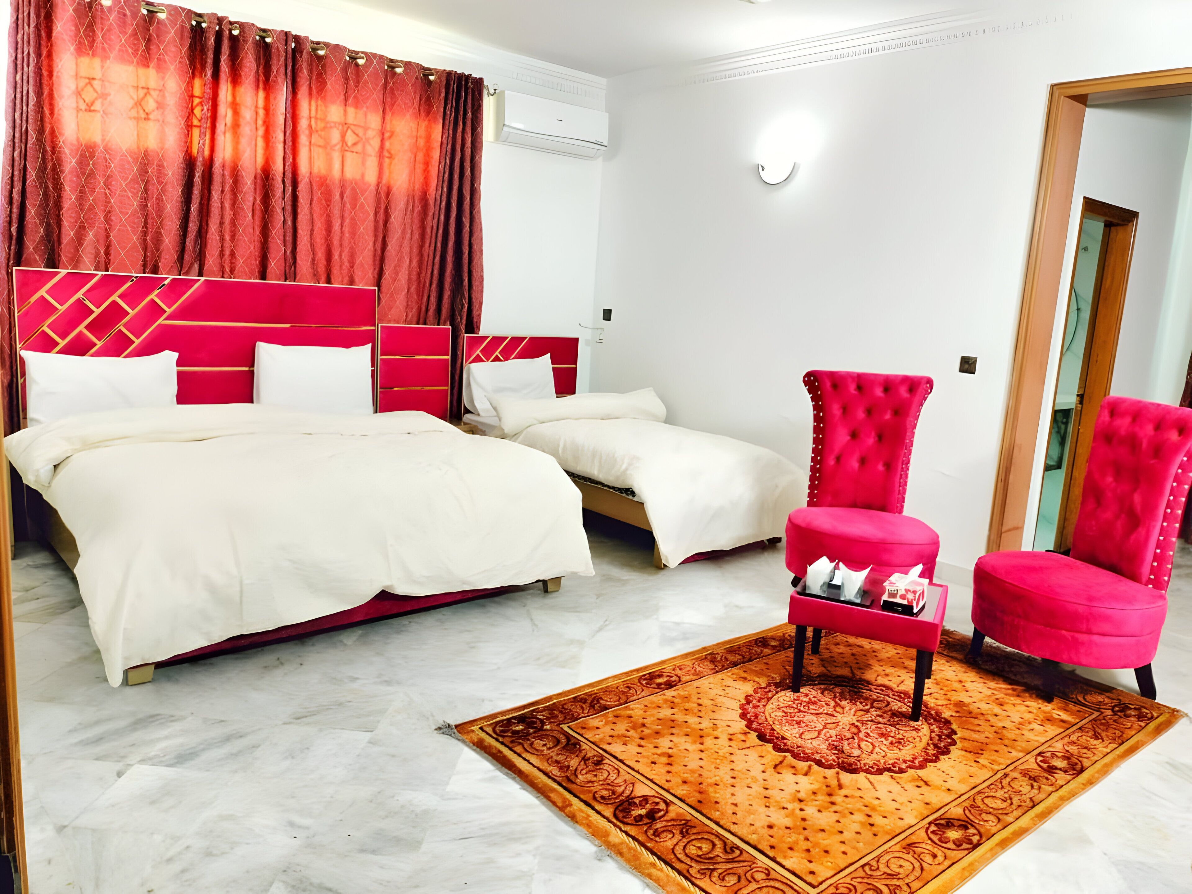 Deluxe Triple Room, City View | Soundproofing, free WiFi