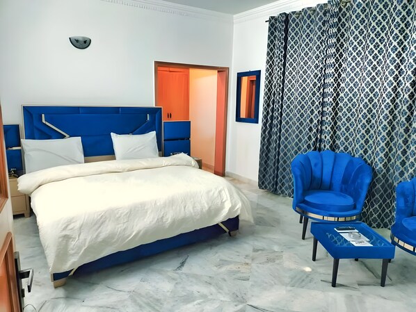 デラックス ダブルルーム シティビュー | 防音設備、WiFi (無料)