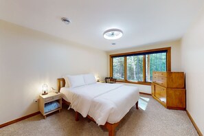 4 Schlafzimmer, Schreibtisch, Internetzugang, Bettwäsche