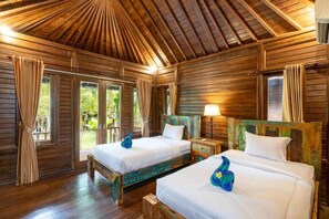 Basic Twin Room, Pool View - Raira Villas Lembongan  (Lembongan Island)