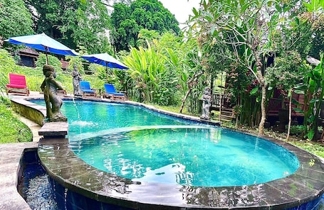 Piscine extérieure. Raira Villas Lembongan