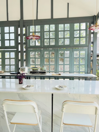 Garden House Rice Field and Mountain View