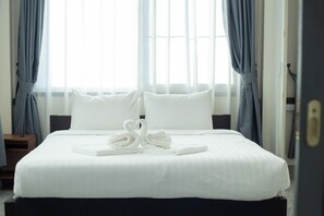 Couette en duvet d'oie, minibar, bureau