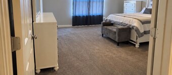 Charming 4-bedroom house with AC and WiFi in lovely Indianapolis