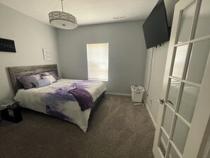 4 bedrooms, desk, iron/ironing board, travel cot