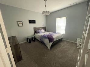4 bedrooms, desk, iron/ironing board, travel crib