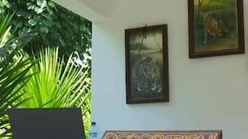 ฝ่ายต้อนรับ