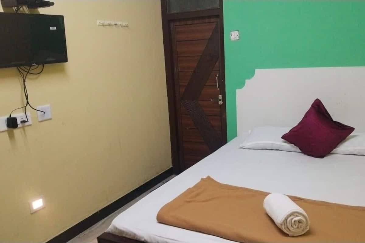 Habitación triple clásica | Wifi gratis y ropa de cama