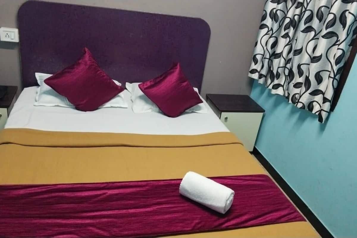 Deluxe-herbergi með tvíbreiðu rúmi | Ókeypis þráðlaus nettenging, rúmföt