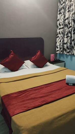 Deluxe Double Room | Free WiFi, bed sheets - Le Apex Misty Stay (Ootacamund)