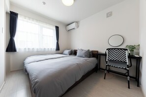 4 bedrooms, iron/ironing board, free WiFi - THE WISTERIA (Sapporo)