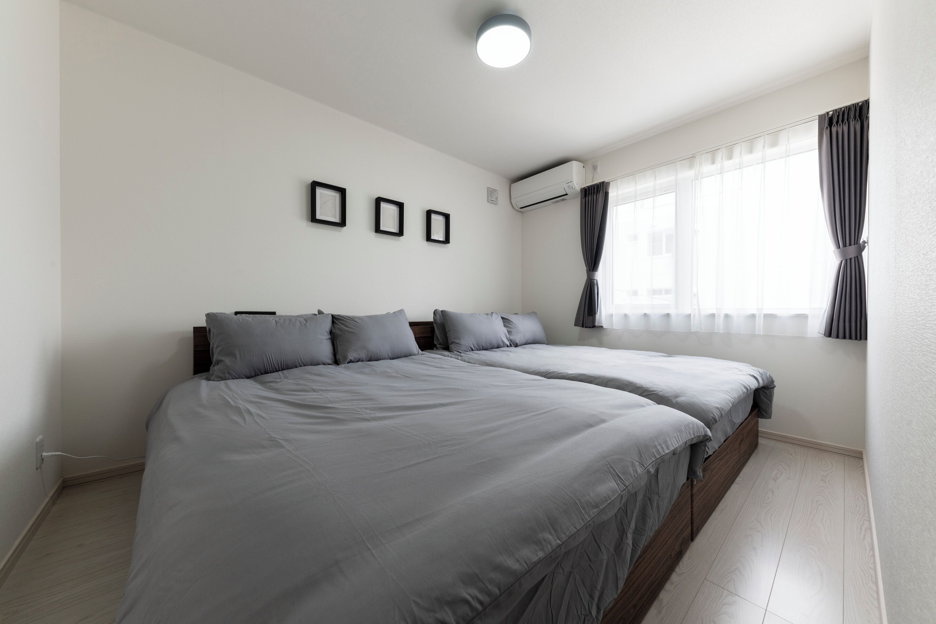 4 bedrooms, iron/ironing board, free WiFi