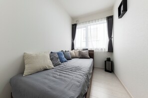 4 bedrooms, iron/ironing board, free WiFi - THE WISTERIA (Sapporo)