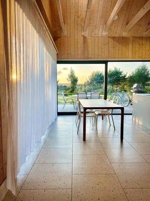 Dining - Nordisches Haus mit Sauna und Hot Tub an der Ostsee in Polen - Hunde Willkommen! (Kolczewo)