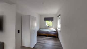2 bedrooms, desk, travel cot, free WiFi