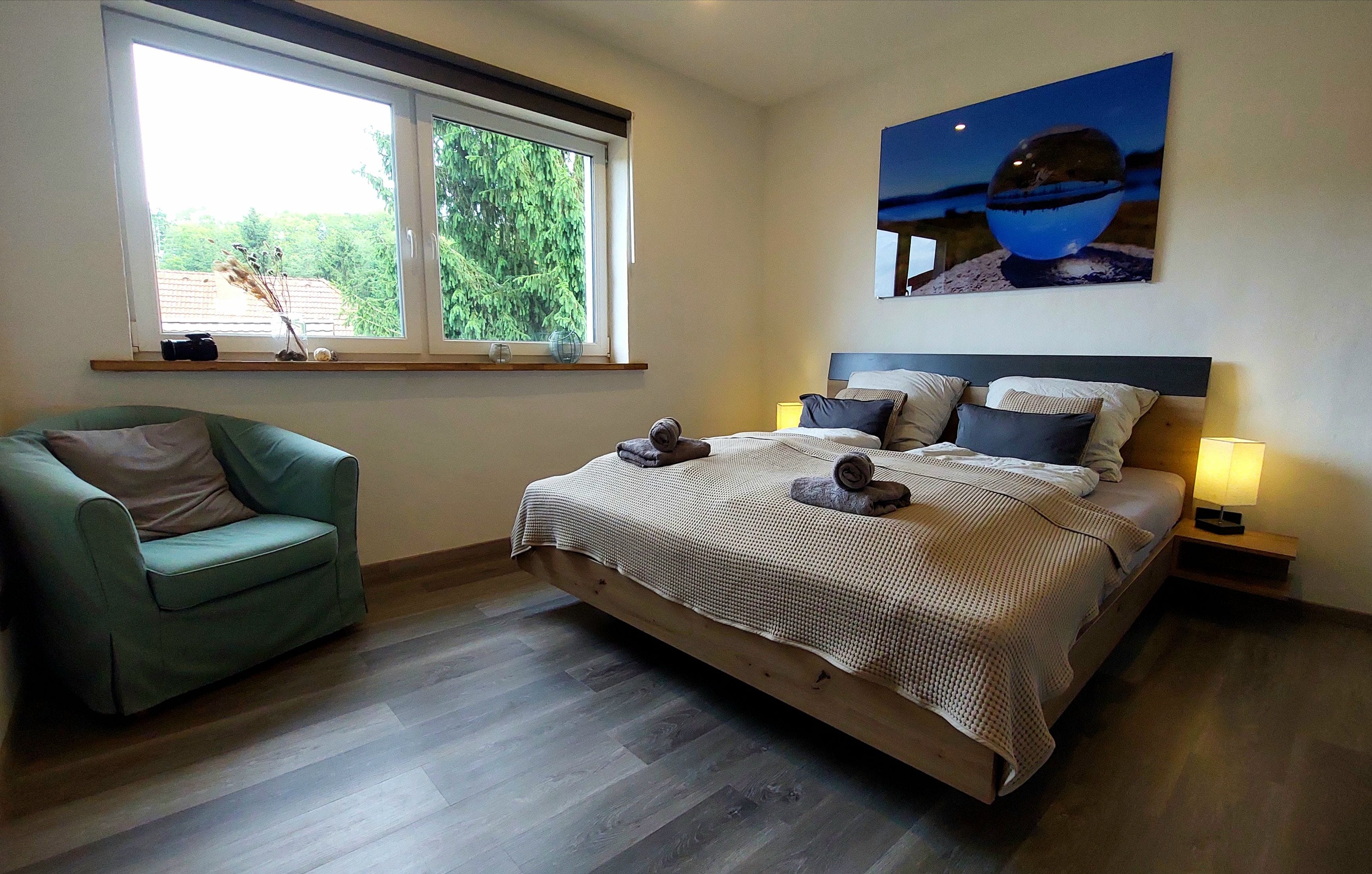 2 bedrooms, desk, iron/ironing board, travel cot
