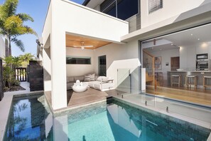 Property grounds - Surfside Villa - walk to the beach (Mount Coolum)