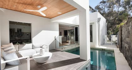 Surfside Villa - walk to the beach