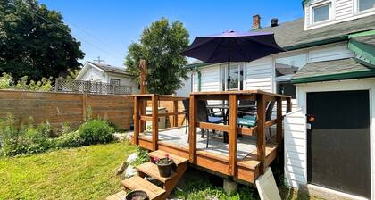 Central 4BR Retreat with 6 Beds