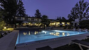 季節性室外游泳池