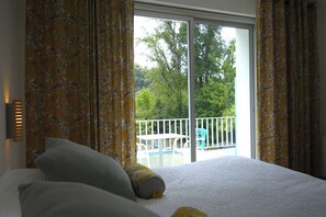 슈피리어 더블룸, 발코니 | 책상, 방음 설비, 무료 WiFi, 침대 시트