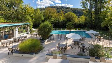 Superior Double Room, Balcony, Pool View | Desk, soundproofing, free WiFi, bed sheets