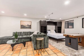 TV, peis og stereoanlegg