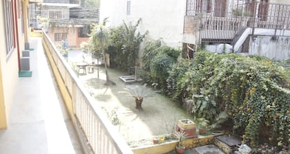 Pushpa Guest House
