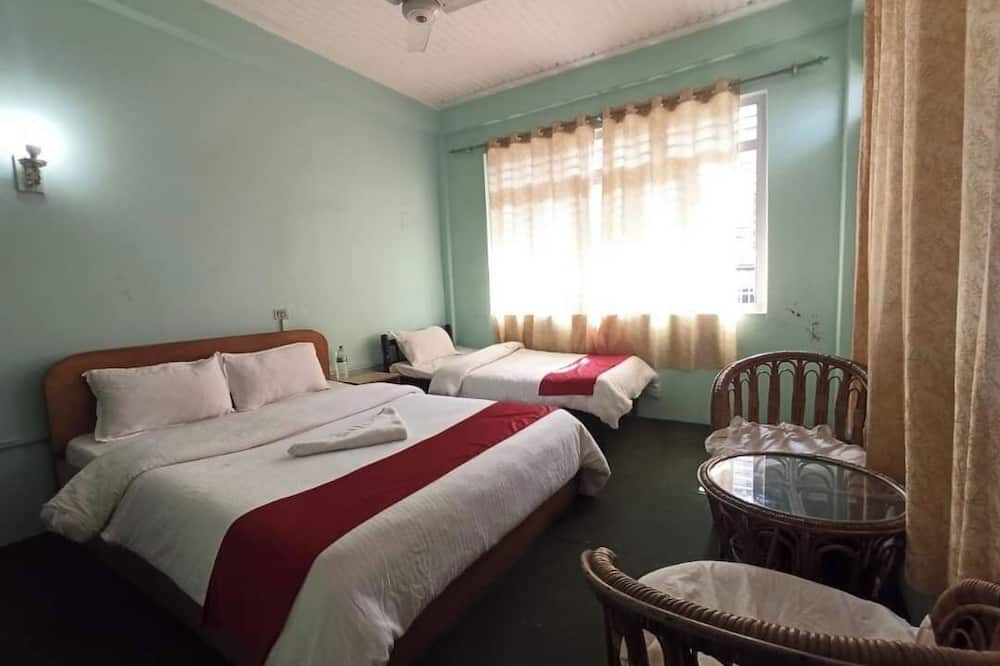Pushpa Guest House