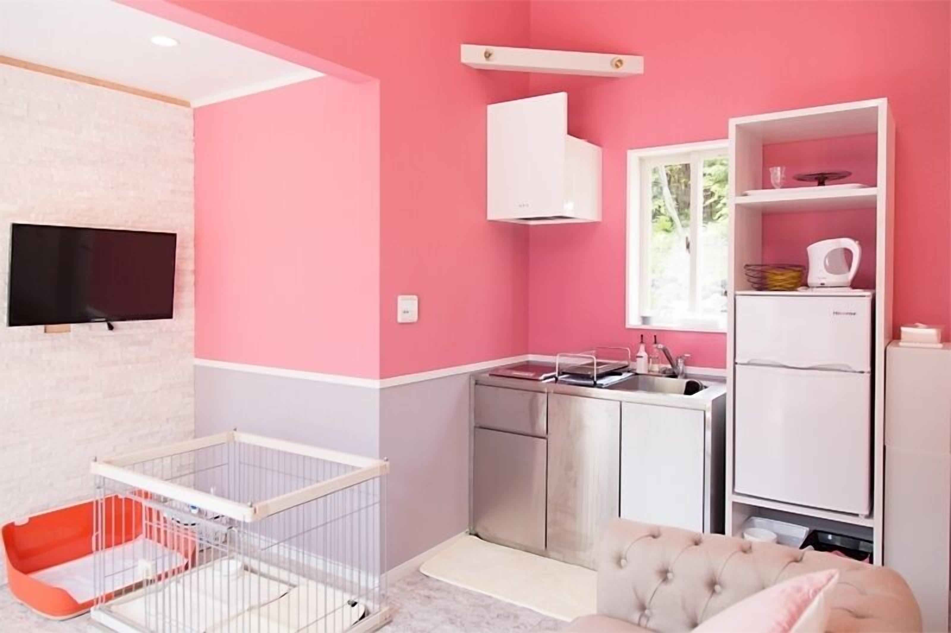 Room, Multiple Beds, Non Smoking, Private Bathroom | Private kitchen