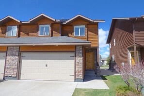 Exterior - Inviting Family Townhome in Driggs, near Targhee (Driggs)