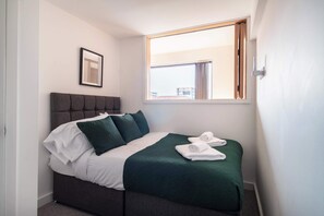 2 bedrooms, desk, iron/ironing board, WiFi - Characterful 2 Bedroom Apartment in Manchester (Manchester)