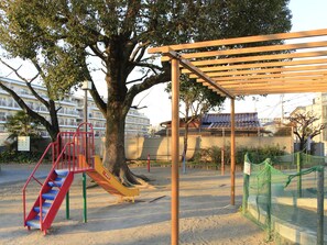 Children’s area - NEW Shinjuku area, 6 min walk from Takadanobaba station, ideal for families and groups, TOWNHOUSE (新宿区)
