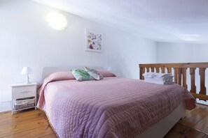 1 dormitorio, cuna de viaje, wifi y ropa de cama